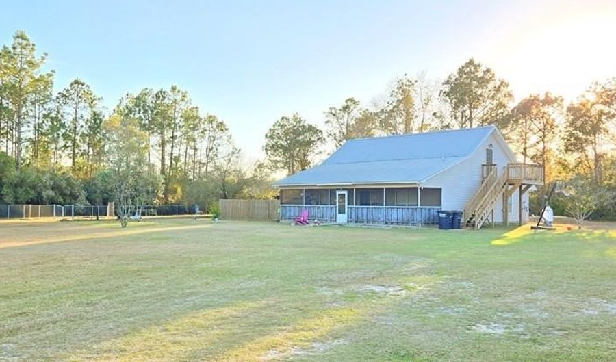 306 Huckeba Dr, Apalachicola, FL 32320 - 6 Beds, 5 Bath