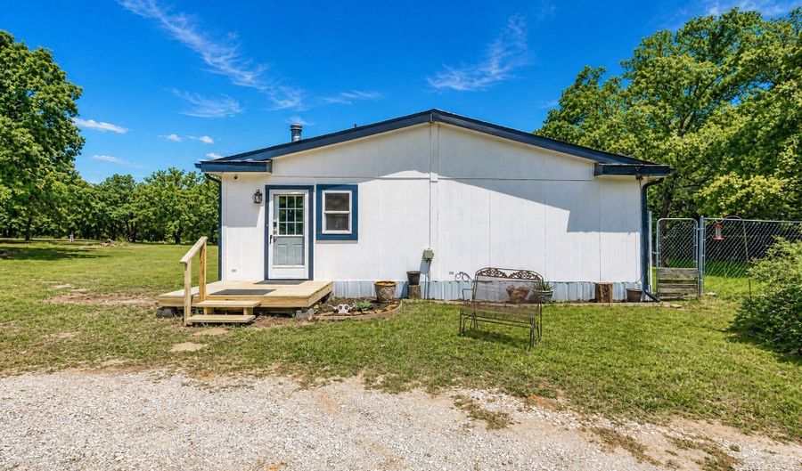 465 Private Road 2698, Alvord, TX 76225 - 4 Beds, 3 Bath