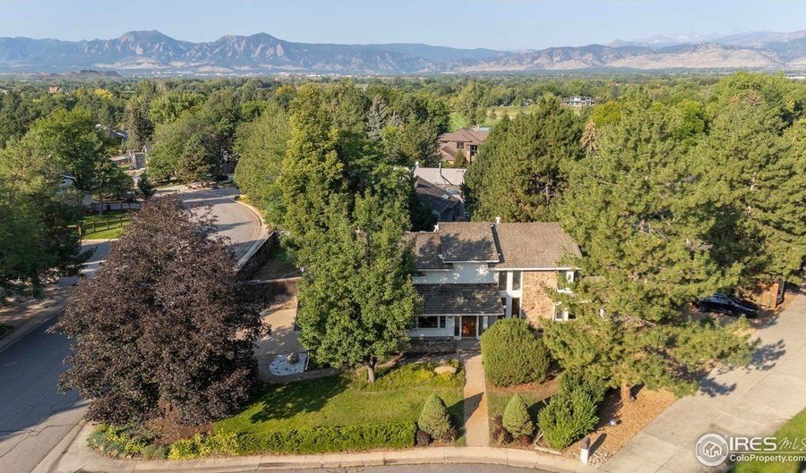 7303 Old Post Rd, Boulder, CO 80301 - 5 Beds, 4 Bath