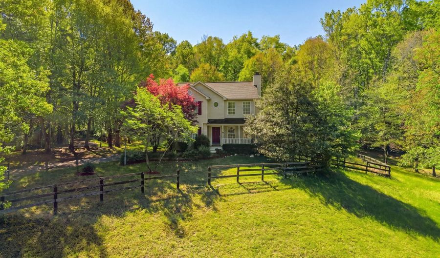 12151 DEERFIELD Ln, Amissville, VA 20106 - 3 Beds, 3 Bath