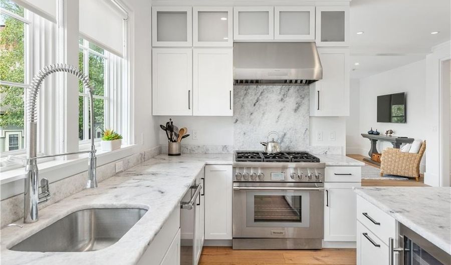 15 High St, Newport, RI 02840 - 4 Beds, 6 Bath