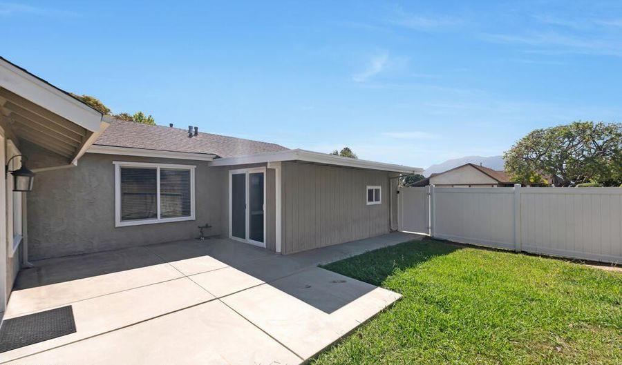 4853 Colony Dr, Camarillo, CA 93012 - 2 Beds, 2 Bath