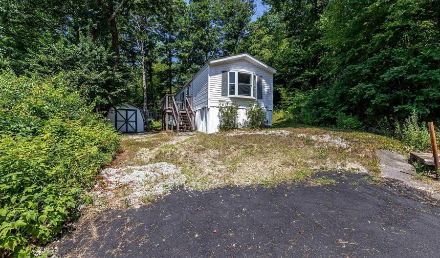 6 Jackson Ave, Allenstown, NH 03275 - 2 Beds, 1 Bath