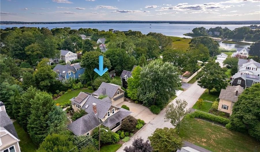 20 Short Rd, Barrington, RI 02806 - 4 Beds, 3 Bath