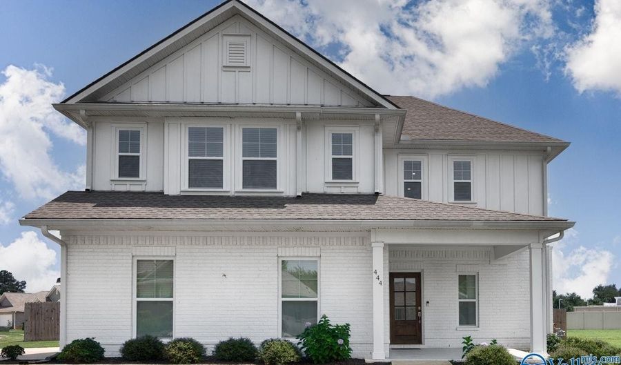 444 Summit Lakes Dr, Athens, AL 35613 - 4 Beds, 4 Bath