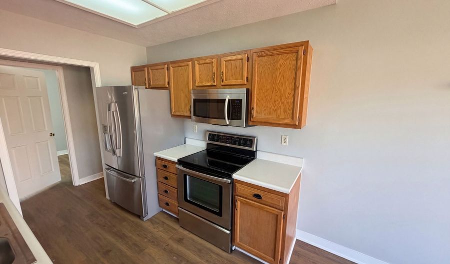 227 Park Place Ct, Avon, IN 46123 - 3 Beds, 2 Bath