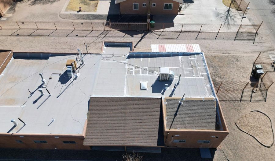 1723 VALLEY Rd SW, Albuquerque, NM 87105 - 8 Beds, 5 Bath