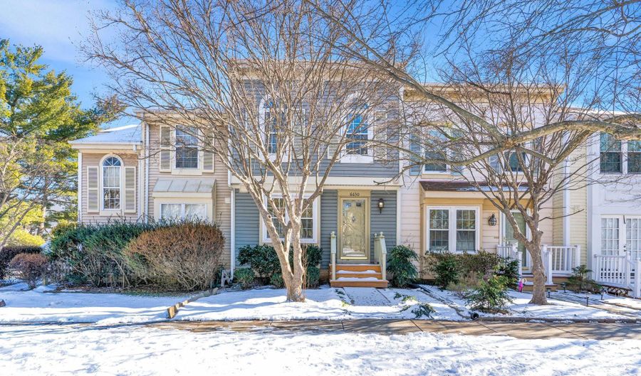 6630 MEDINAH Ln, Alexandria, VA 22312 - 2 Beds, 4 Bath