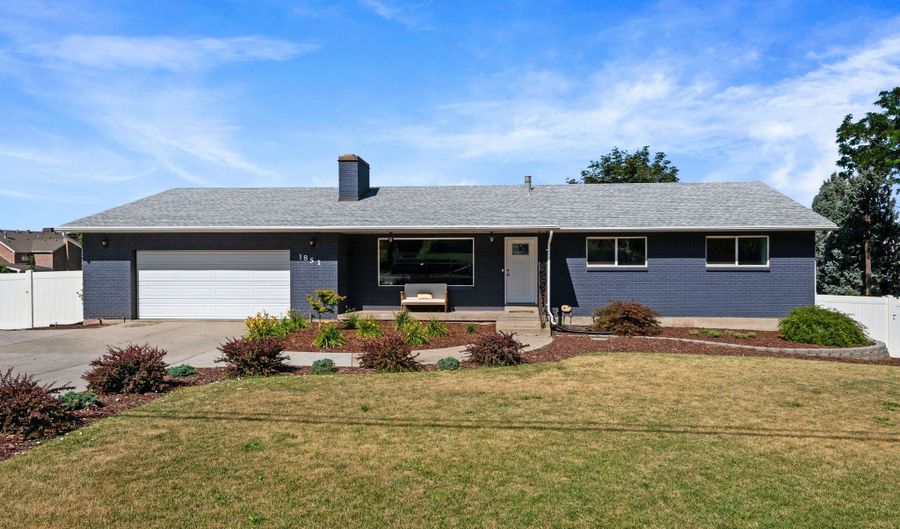 1851 N MAIN, Centerville, UT 84014 - 5 Beds, 3 Bath