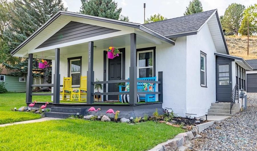 1208 Alger Ave, Cody, WY 82414 - 2 Beds, 1 Bath