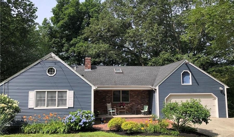 2 Marywood Ln, Cumberland, RI 02864 - 3 Beds, 2 Bath