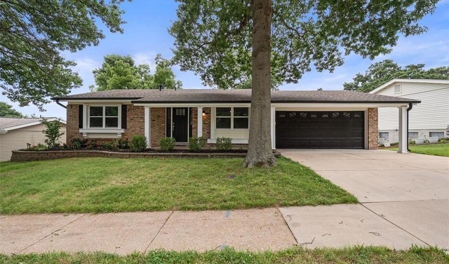 628 Hickory Knoll Ct, Ballwin, MO 63021 - 3 Beds, 2 Bath
