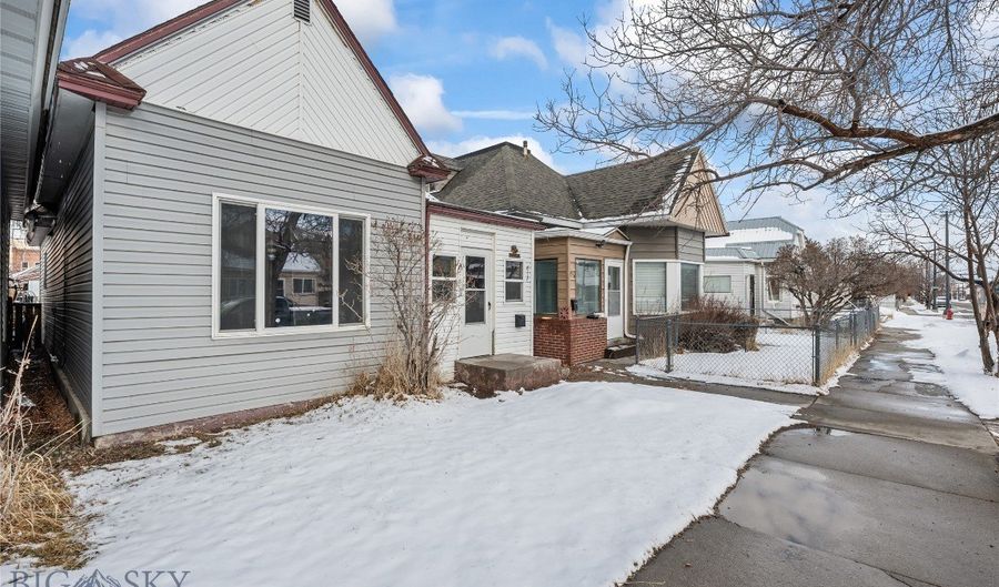 612 E 3rd St, Anaconda, MT 59711 - 3 Beds, 2 Bath