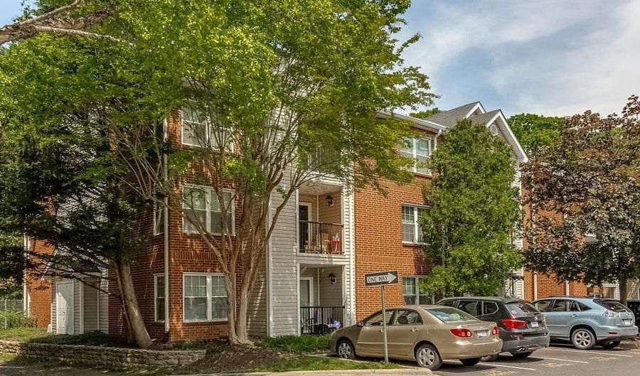 3305 WYNDHAM Cir 353, Alexandria, VA 22302 - 1 Beds, 1 Bath