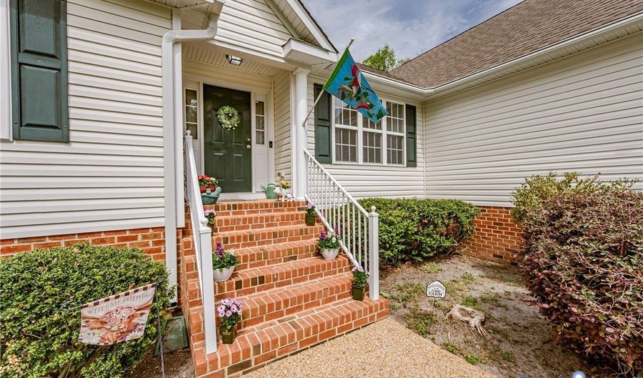 2205 Silver St, Aylett, VA 23009 - 4 Beds, 2 Bath