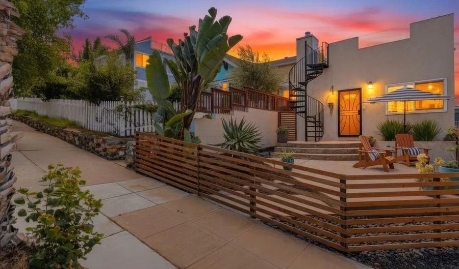 4563 Narragansett Ave, San Diego, CA 92107 - 2 Beds, 2 Bath