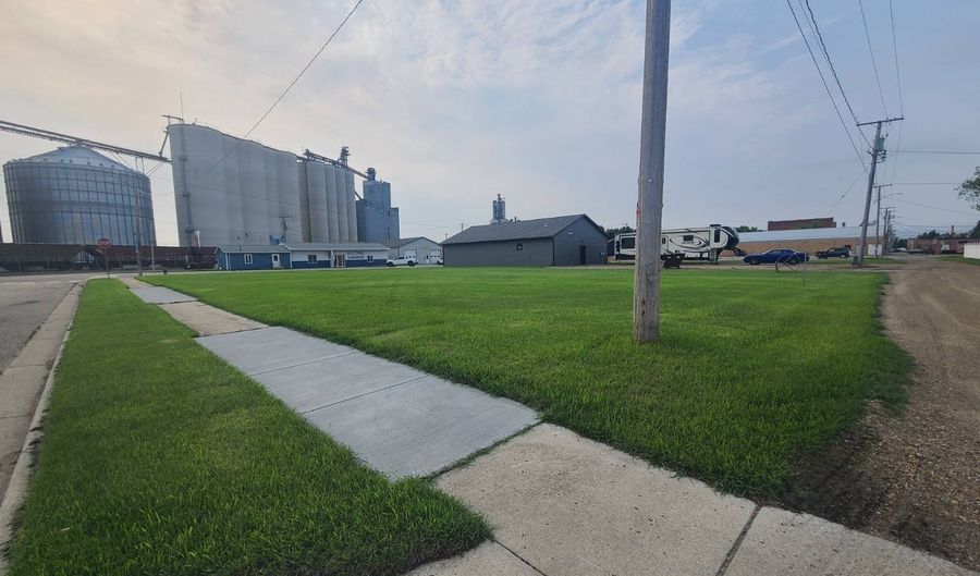 302 3rd St W, Bottineau, ND 58318 - 0 Beds, 0 Bath