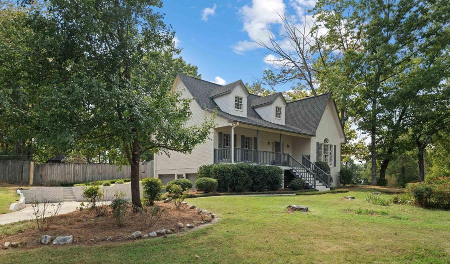 1121 COLONIAL Dr, Alabaster, AL 35007 - 4 Beds, 3 Bath