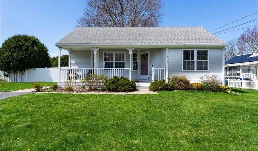 3 Mallory Ct, Bristol, RI 02809 - 2 Beds, 2 Bath