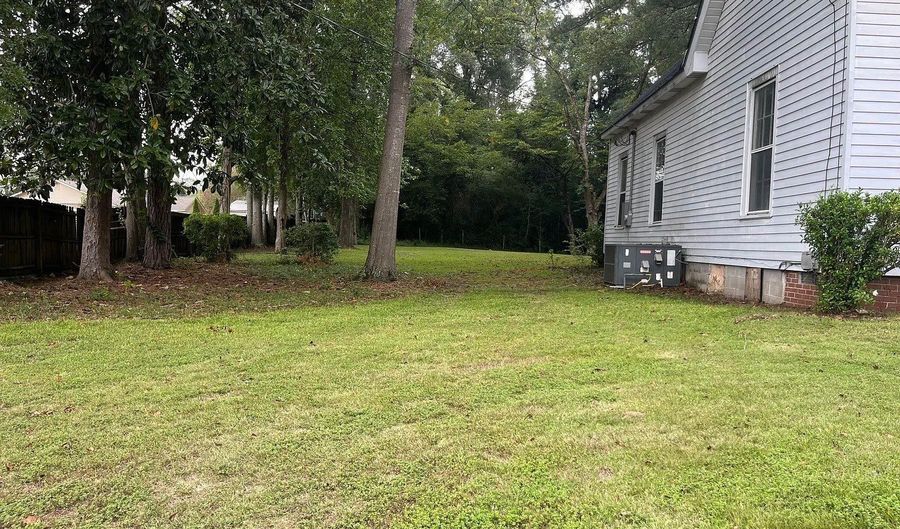 317 Semmes St, Alexander City, AL 35010 - 2 Beds, 2 Bath