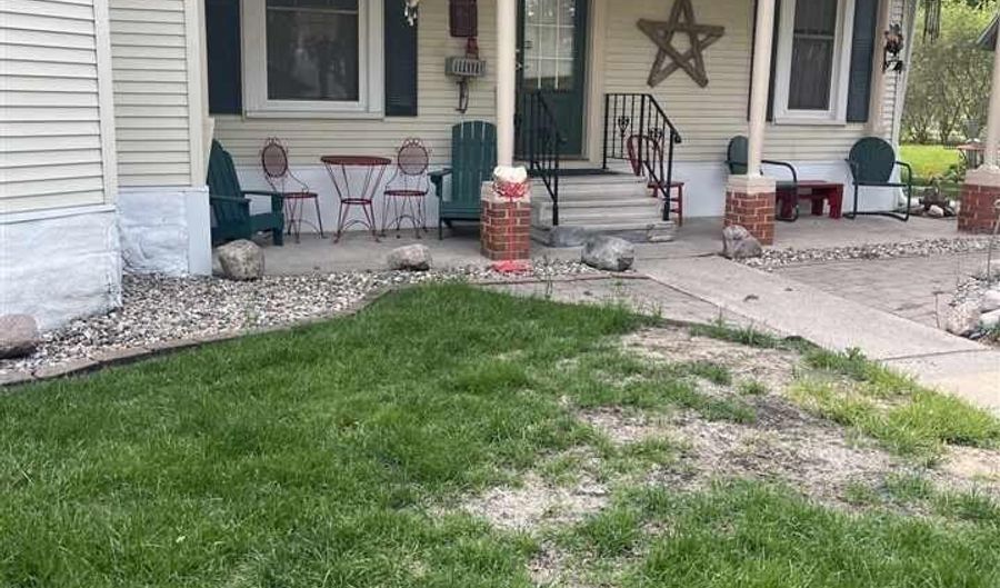 200 W Maine St, Amboy, MN 56010 - 3 Beds, 2 Bath