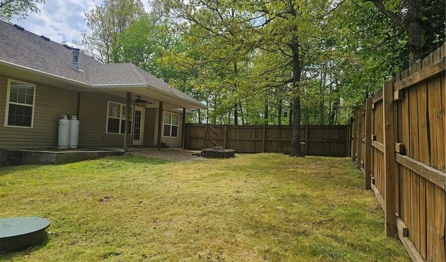 2 Sidebottom Cir, Bella Vista, AR 72714 - 3 Beds, 2 Bath
