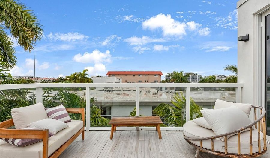 1000 99th St 1, Bay Harbor Islands, FL 33154 - 5 Beds, 5 Bath