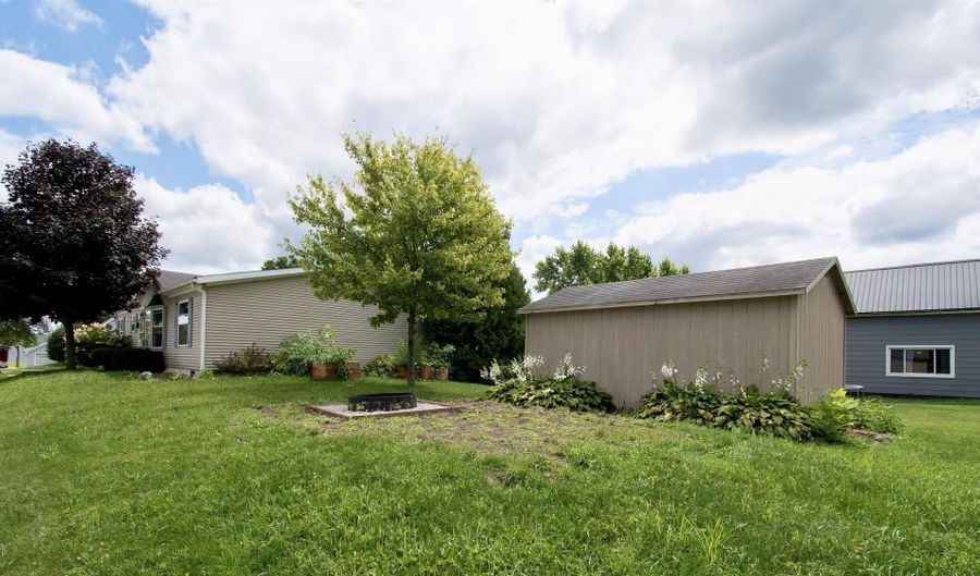 108 Harrison St, Albion, IN 46701 - 3 Beds, 2 Bath