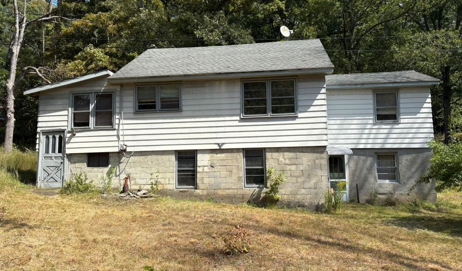 42 E Pond Lilly Rd, Ancram, NY 12502 - 2 Beds, 2 Bath