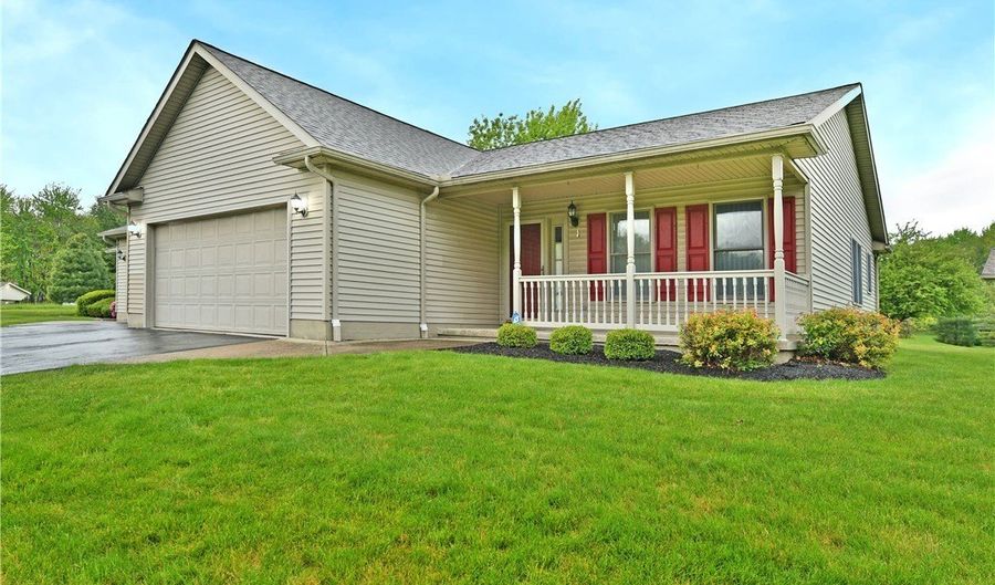 5180 Winthrop Dr, Austintown, OH 44515 - 2 Beds, 2 Bath