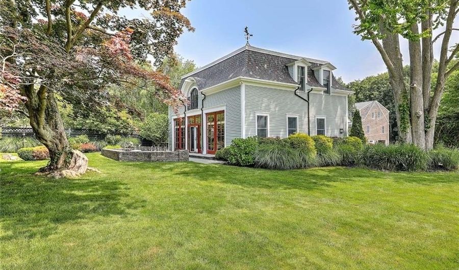 12 Howe St, Bristol, RI 02809 - 3 Beds, 2 Bath