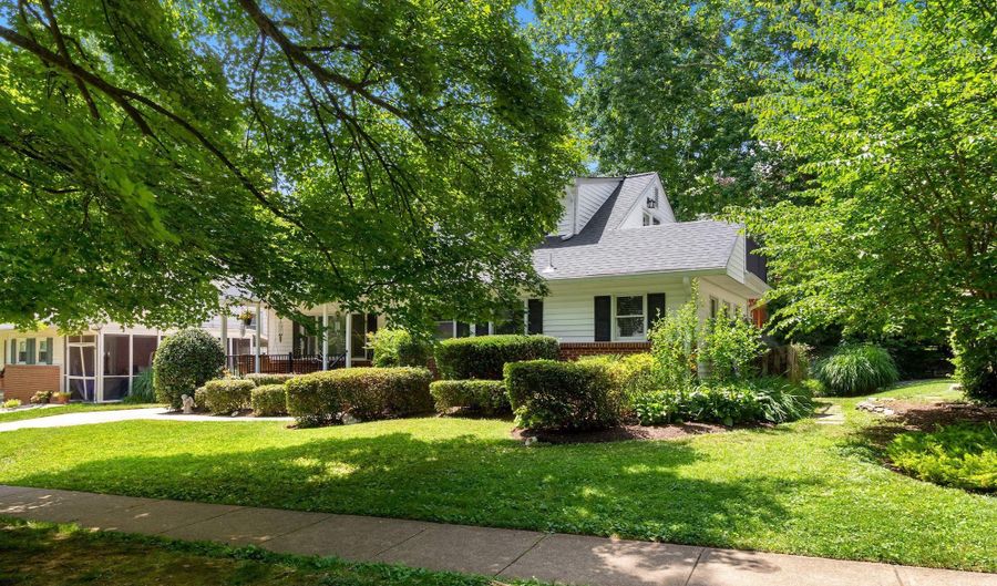 9504 WADSWORTH Dr, Bethesda, MD 20817 - 5 Beds, 3 Bath