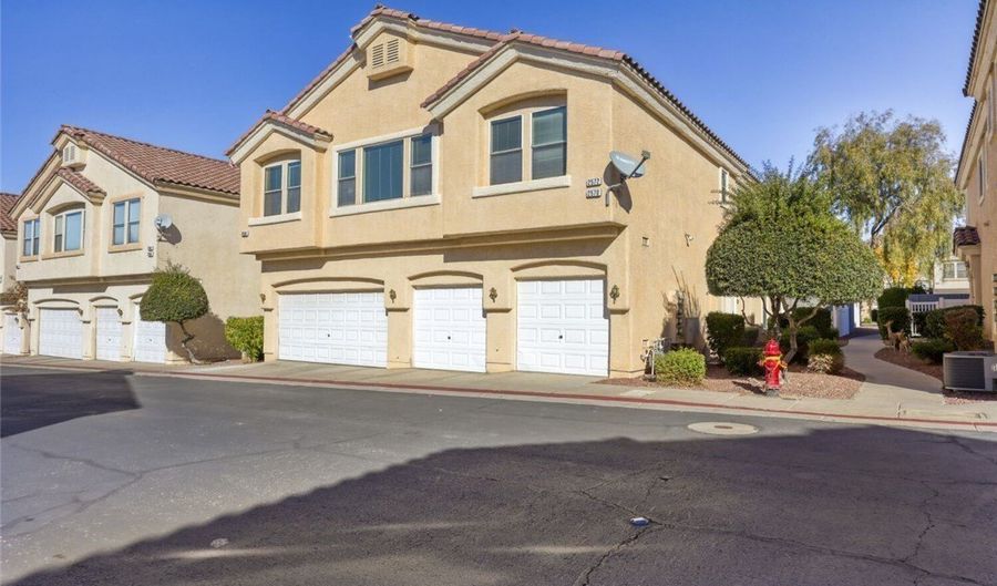 2572 Land Rush Dr, Henderson, NV 89002 - 2 Beds, 2 Bath