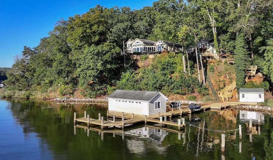 1715 PORTERS HILL Rd, Annapolis, MD 21401 - 4 Beds, 6 Bath