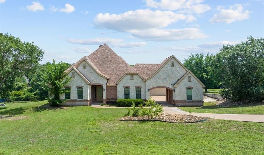 208 N Oakvista Ct, Aledo, TX 76008 - 4 Beds, 3 Bath