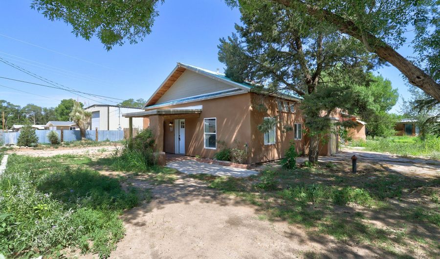 250 Valle Grande Rd, Bosque Farms, NM 87068 - 2 Beds, 2 Bath