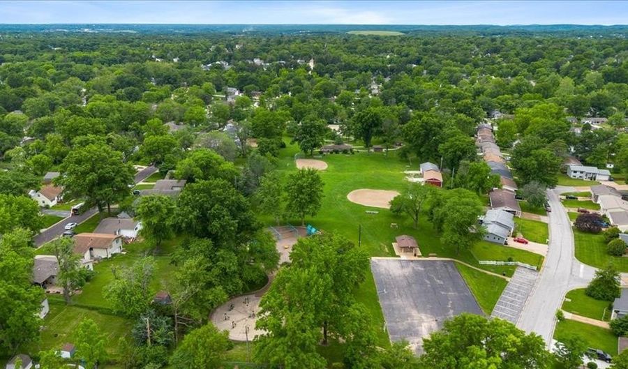 113 Roland Ave, Ballwin, MO 63021 - 3 Beds, 2 Bath