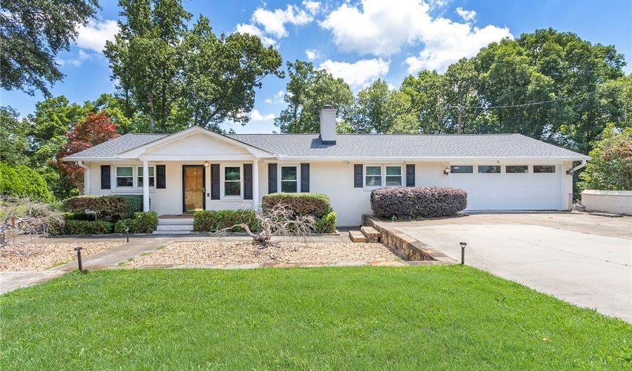 318 Bertha Dr, Anderson, SC 29625 - 3 Beds, 2 Bath