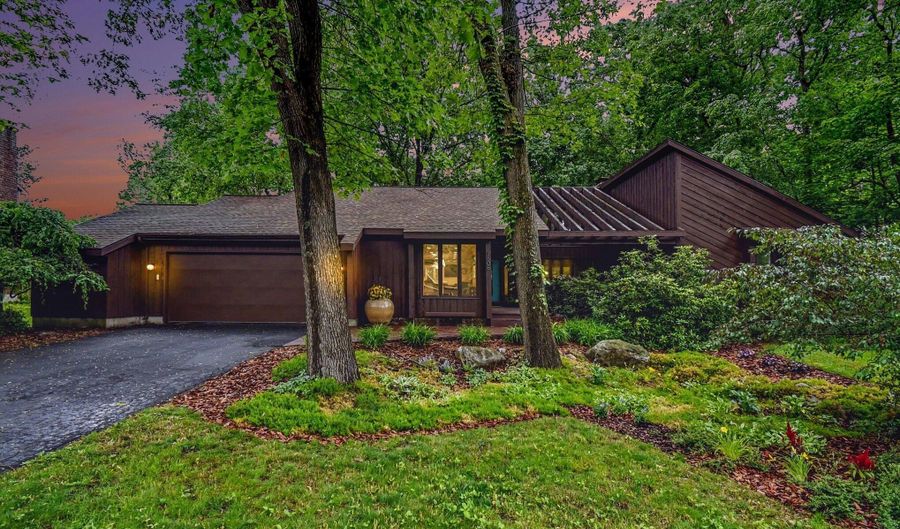 7606 Leyton Dr SE, Ada, MI 49301 - 5 Beds, 4 Bath