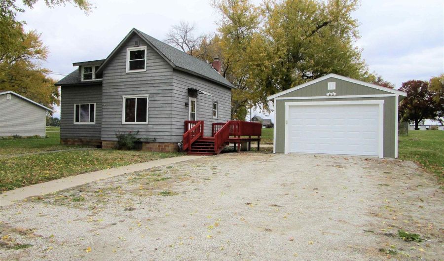 607 Lincoln, Ackley, IA 50601 - 2 Beds, 2 Bath