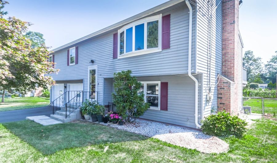 182 Episcopal Rd, Berlin, CT 06037 - 3 Beds, 3 Bath