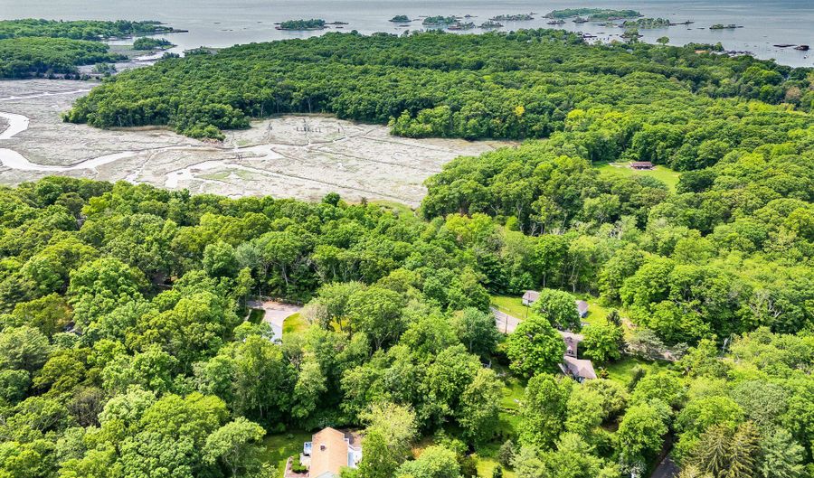 21 Quarry Rd, Branford, CT 06405 - 2 Beds, 2 Bath