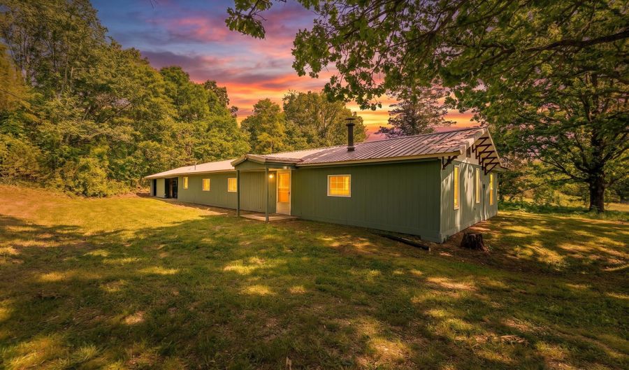 1250 County Road 405, Alton, MO 65606 - 2 Beds, 1 Bath