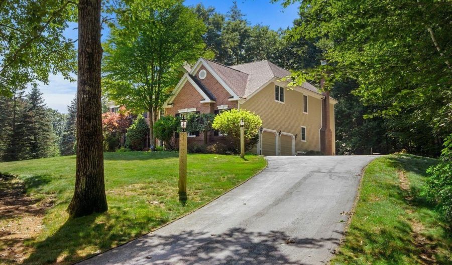 33 Marston Rd, Bedford, NH 03110 - 6 Beds, 6 Bath
