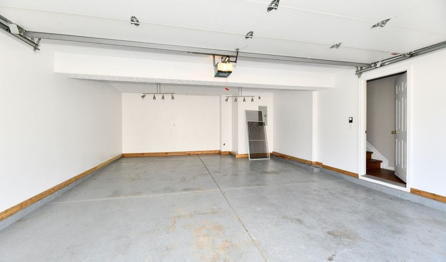 9397 Villa Woods Dr 213, Avon, IN 46123 - 3 Beds, 2 Bath