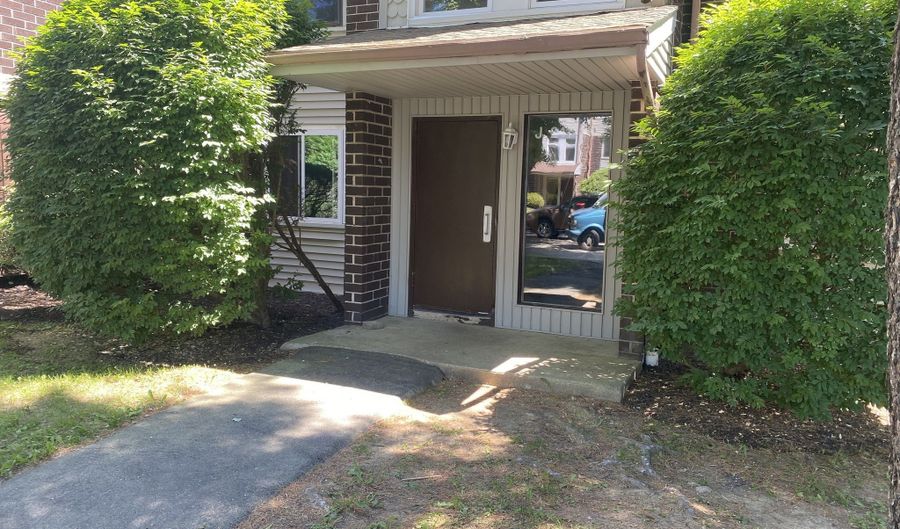 7 Padanaram Rd J227, Danbury, CT 06811 - 1 Beds, 1 Bath