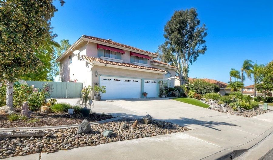 5174 Avenida De La Plata, Oceanside, CA 92057 - 5 Beds, 3 Bath