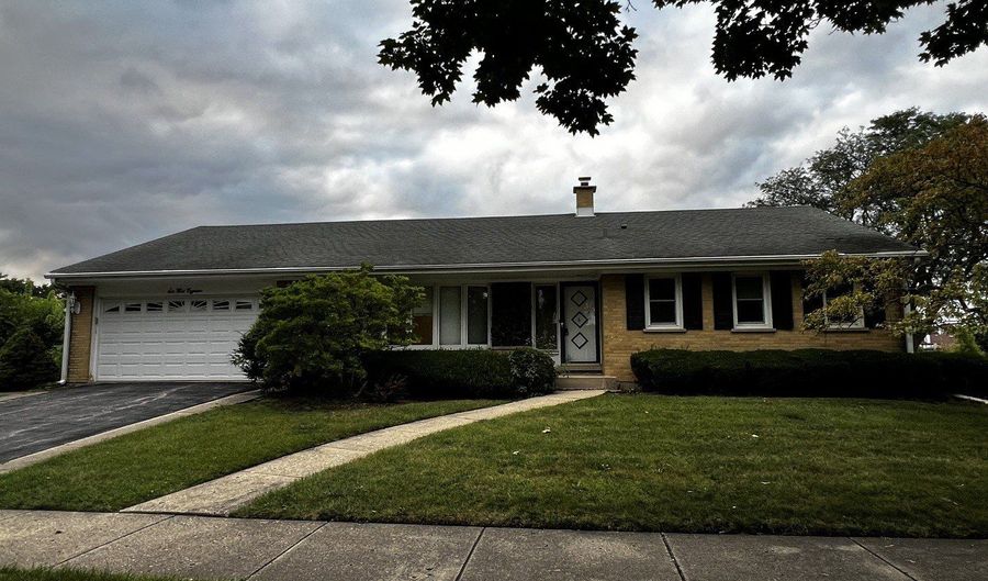 6 W Cypress St, Arlington Heights, IL 60005 - 3 Beds, 2 Bath