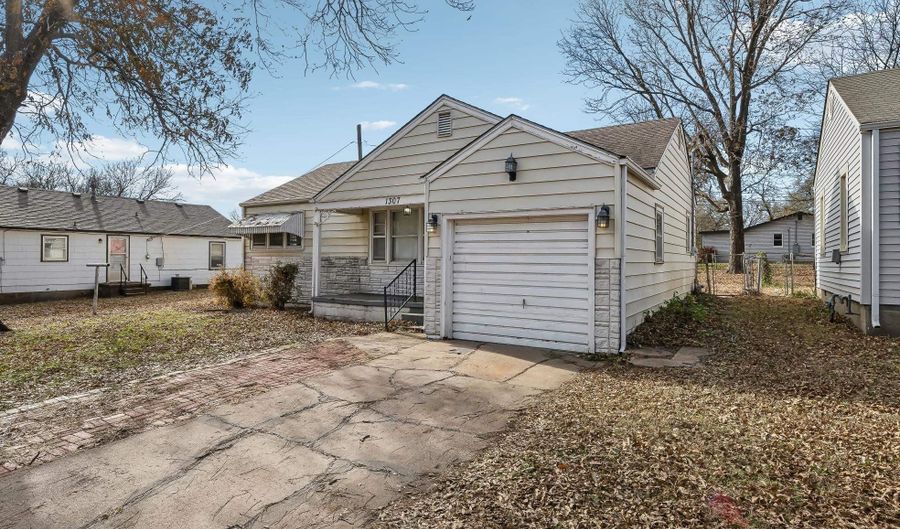 1307 N Pauline, Augusta, KS 67010 - 3 Beds, 2 Bath