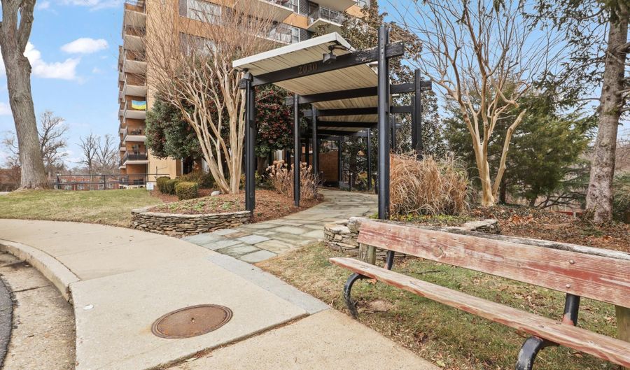 2030 N ADAMS St 911, Arlington, VA 22201 - 1 Beds, 1 Bath